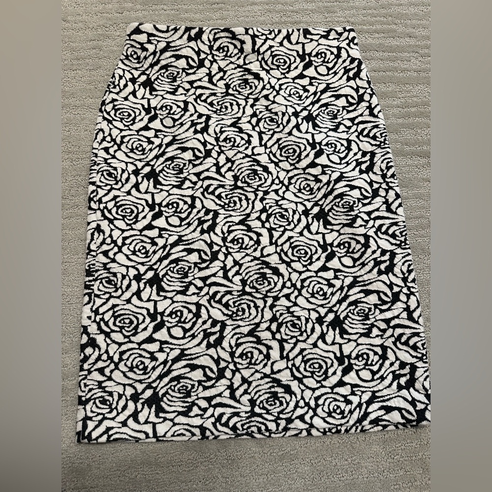 Philosophy Black and White Rose Pencil Skirt